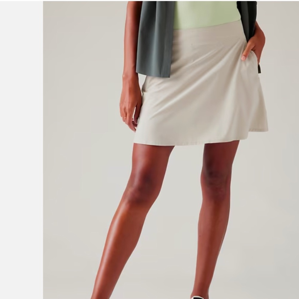 ATHLETA Brooklyn Heights High Rise Skort. Beige. Size 14